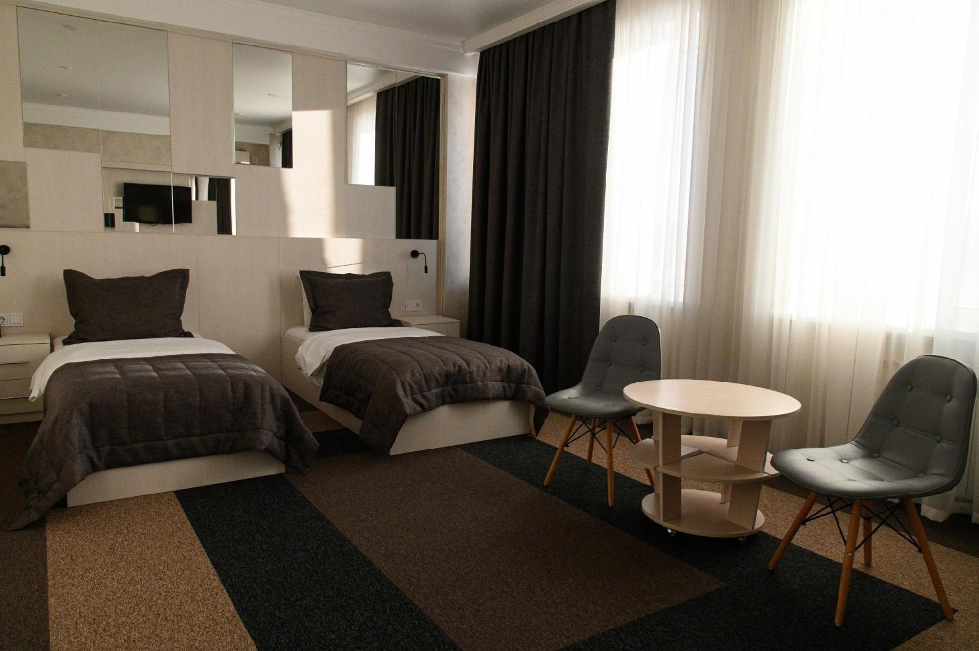 Meridian Karagandy Esterno foto